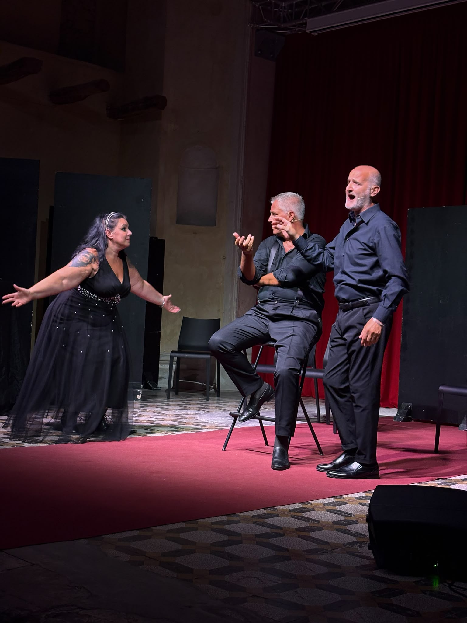 Una serata di teatro, solidarietà e comunità